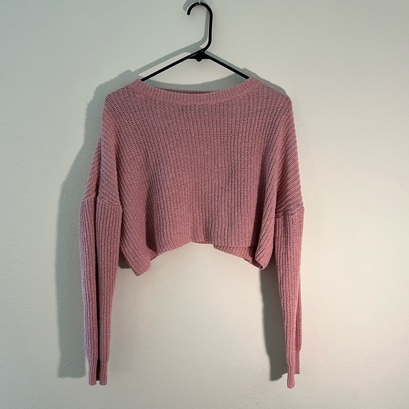 PrettyLittleThing Blush Basic Crew Neck Crop Sweater - Picture 2 of 2